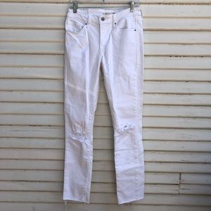 White Levi jeans